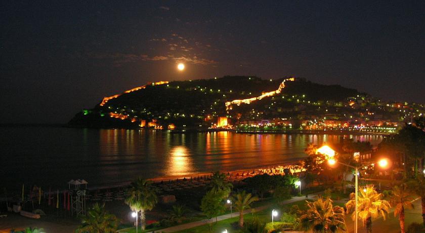 Alanya Beach Hotel Bagian luar foto